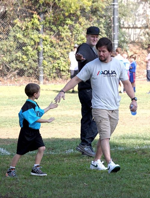 Марк Уолберг с сыном