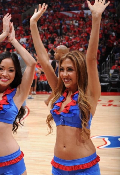 Сара Хикс входит в группу поддержки команды Clippers