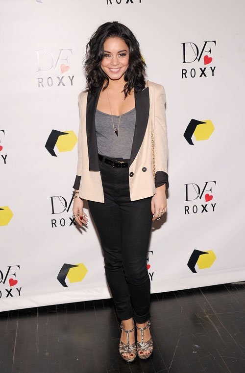 Ванесса Хадженс на презентации купальников DVF Loves Roxy