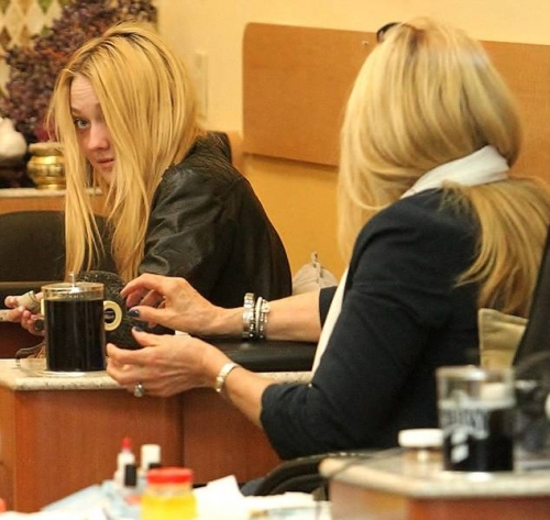 Дакота Фаннинг с матерью