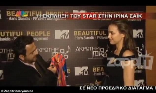 Ирина Шейк приняла участие в одной из передач на греческом телевидении