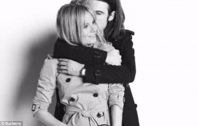 Сиенна Миллер и Том Старридж снялись для бренда Burberry