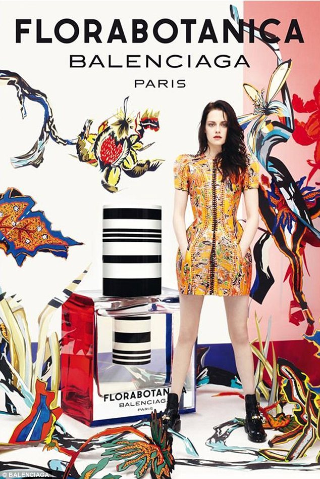 Кристен Стюарт снялась в новой рекламе духов Balenciaga's Florabotanica
