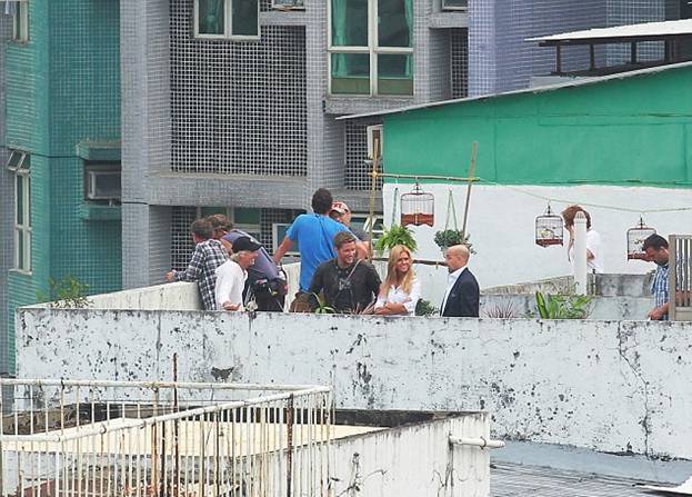 Майкл Бей на съемках в Гонконге