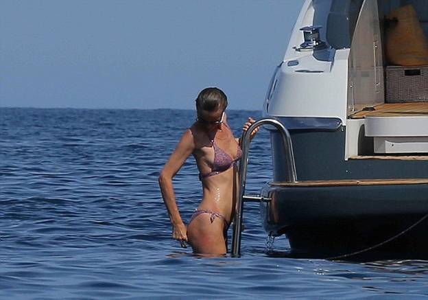 Ева Герцогова на отдыхе в Италии