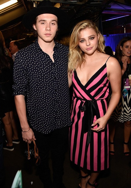 Хлоя Морец получила награду Teen Choice Awards в номинации "лучшая комедийная актриса"