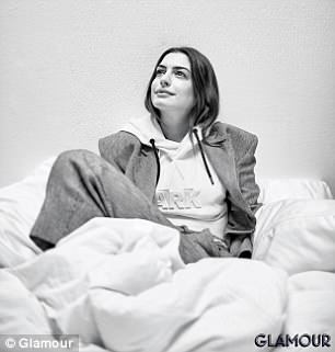 Энн Хэтэуэй в фотосессии для Glamour